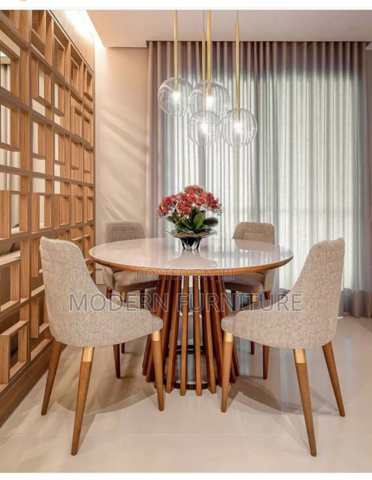 Simple Luxury Dining Table of Four Seaters