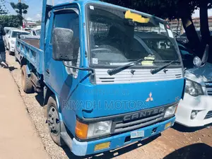Canter Tipper Big Tyres