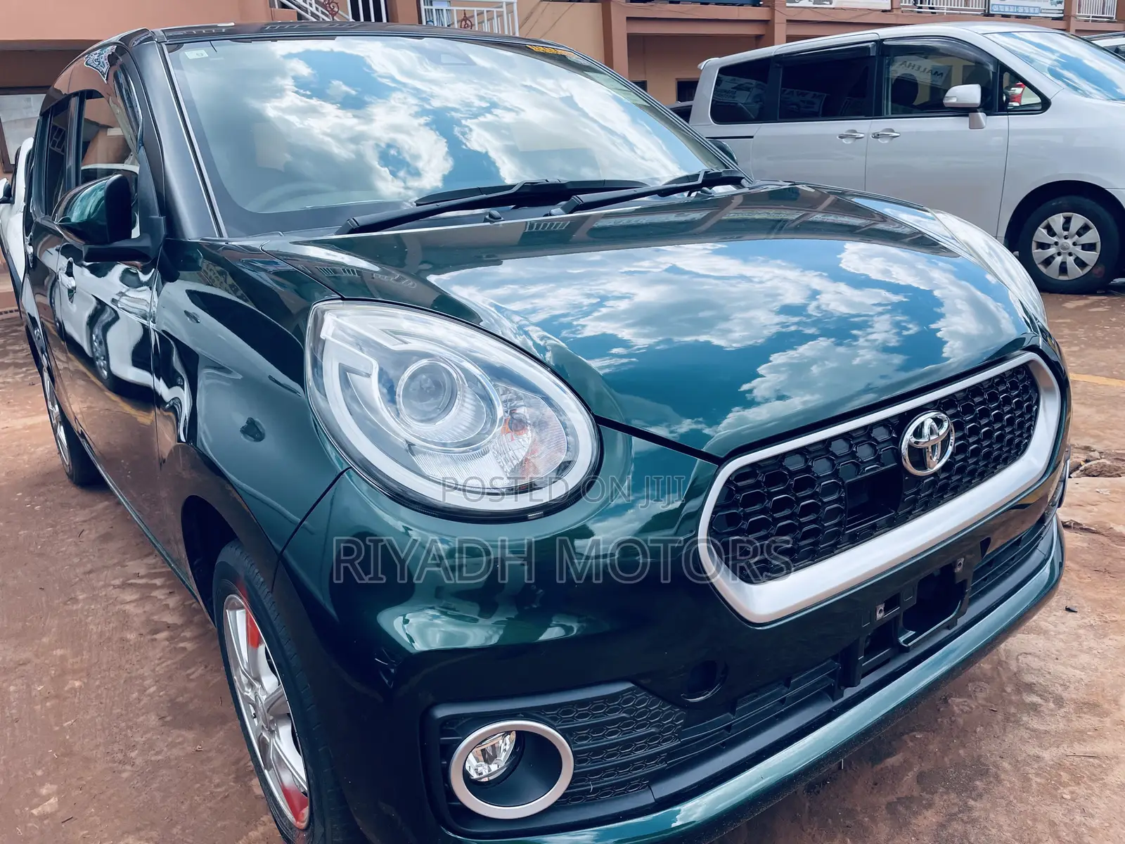 Toyota Passo 2017 Green