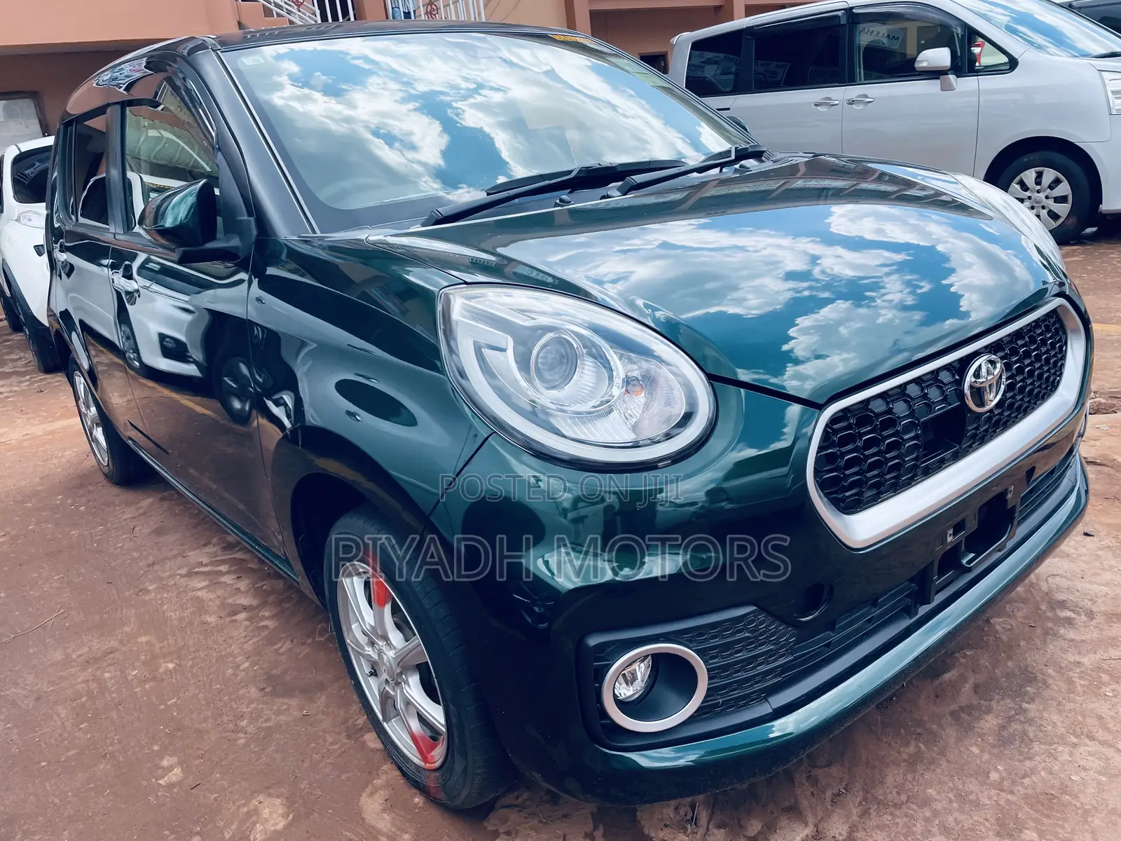 Toyota Passo 2017 Green