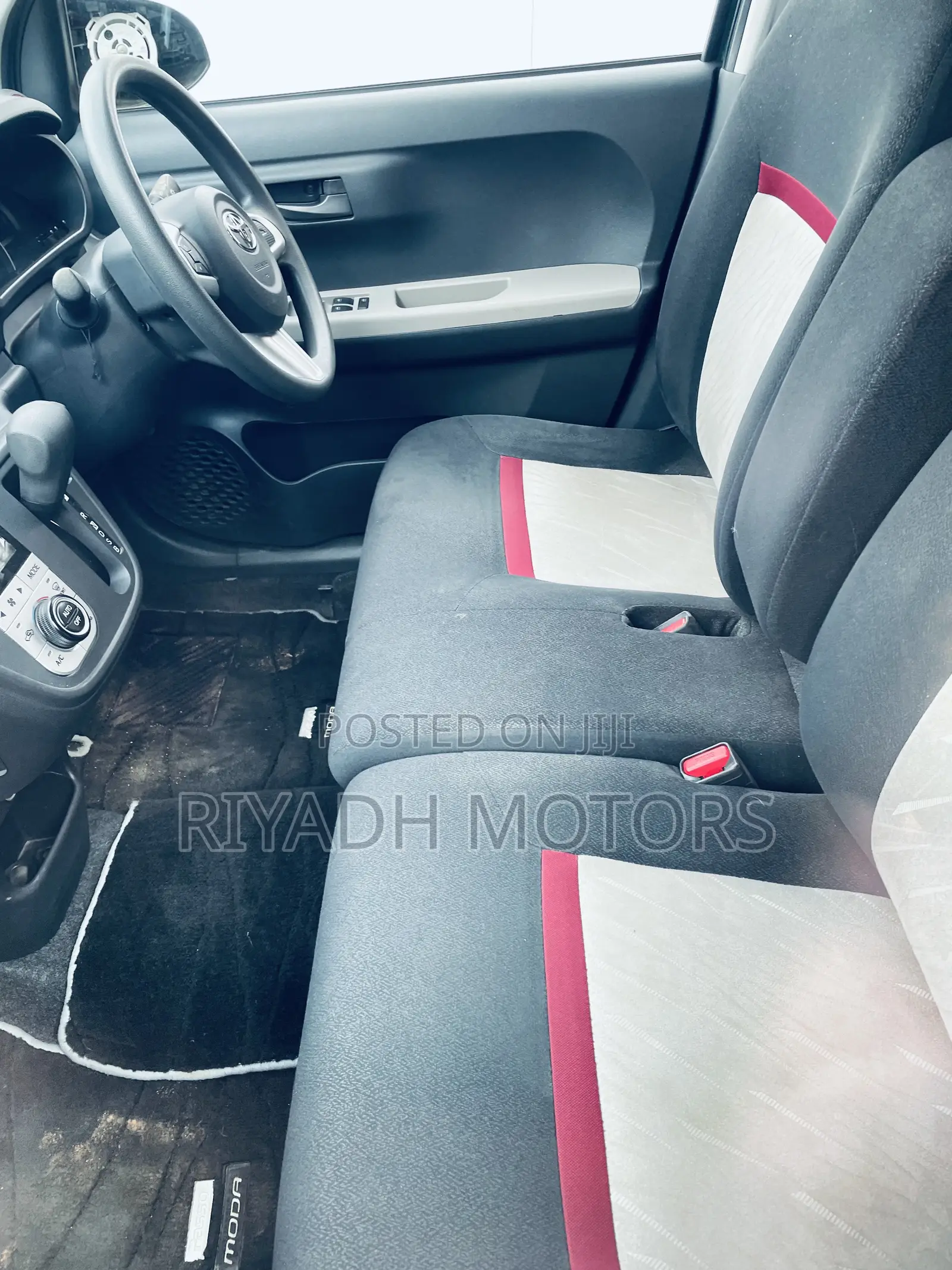 Toyota Passo 2017 Green
