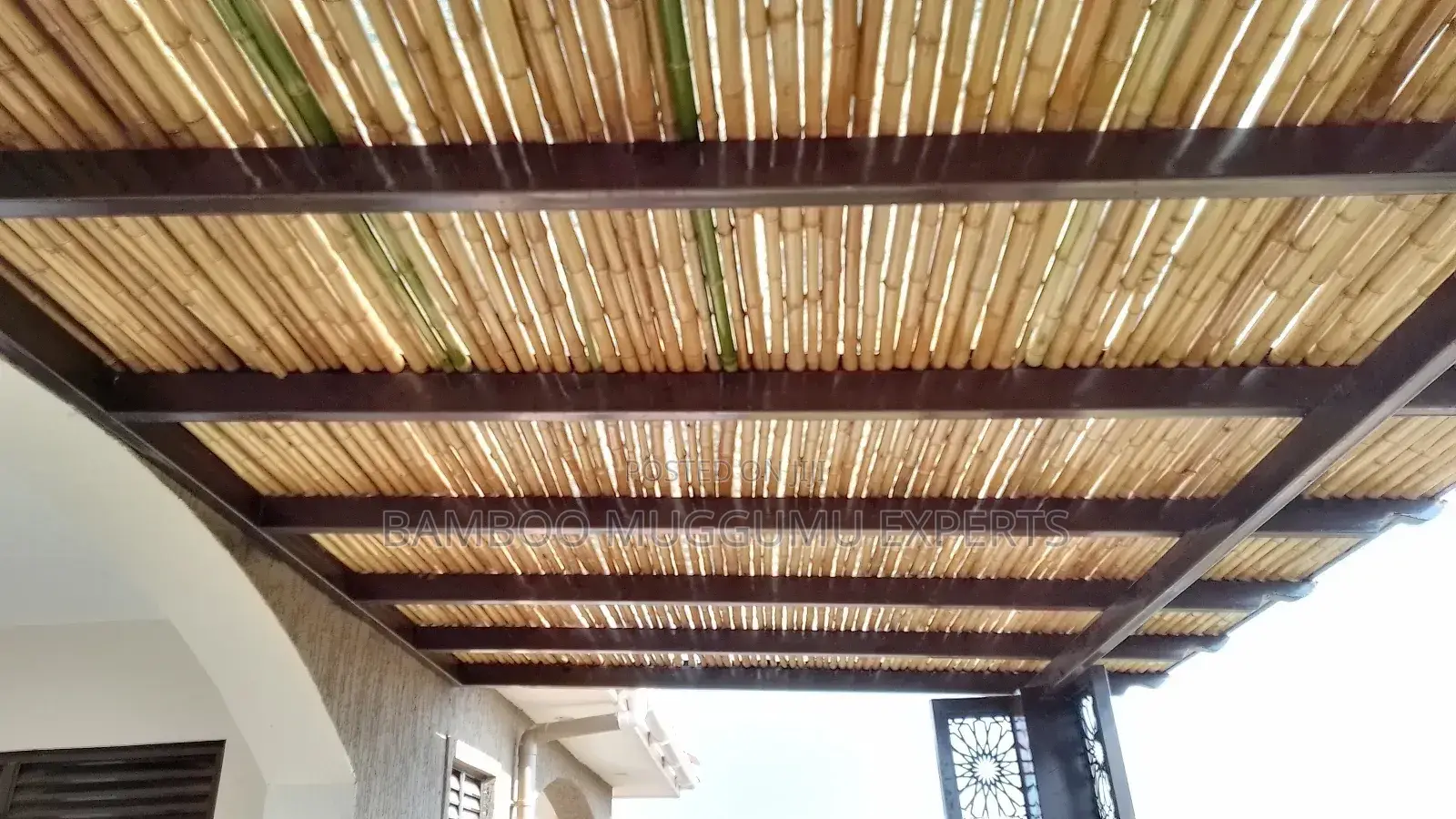 Bamboo Poles, Amabanda, Emigemo