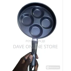 Non-Stick Iron Egg Cooker Ring Egg Frying Pan 4-Cup Shape,