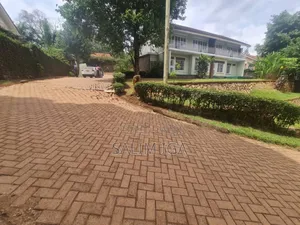 5bdrm Duplex in Kololo Property, Central Division for rent