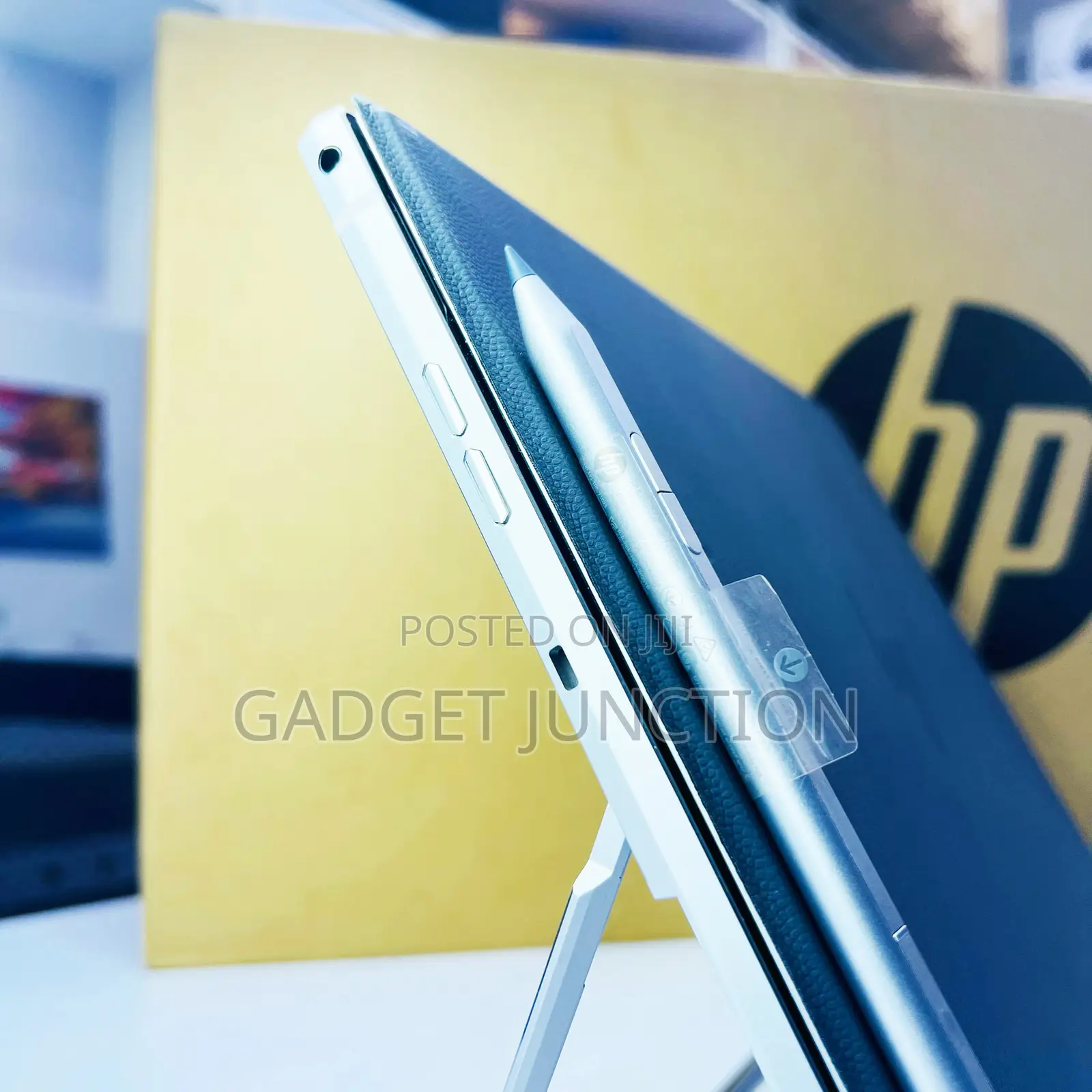 New Laptop HP X2 8GB Intel Core I5 SSD 256GB