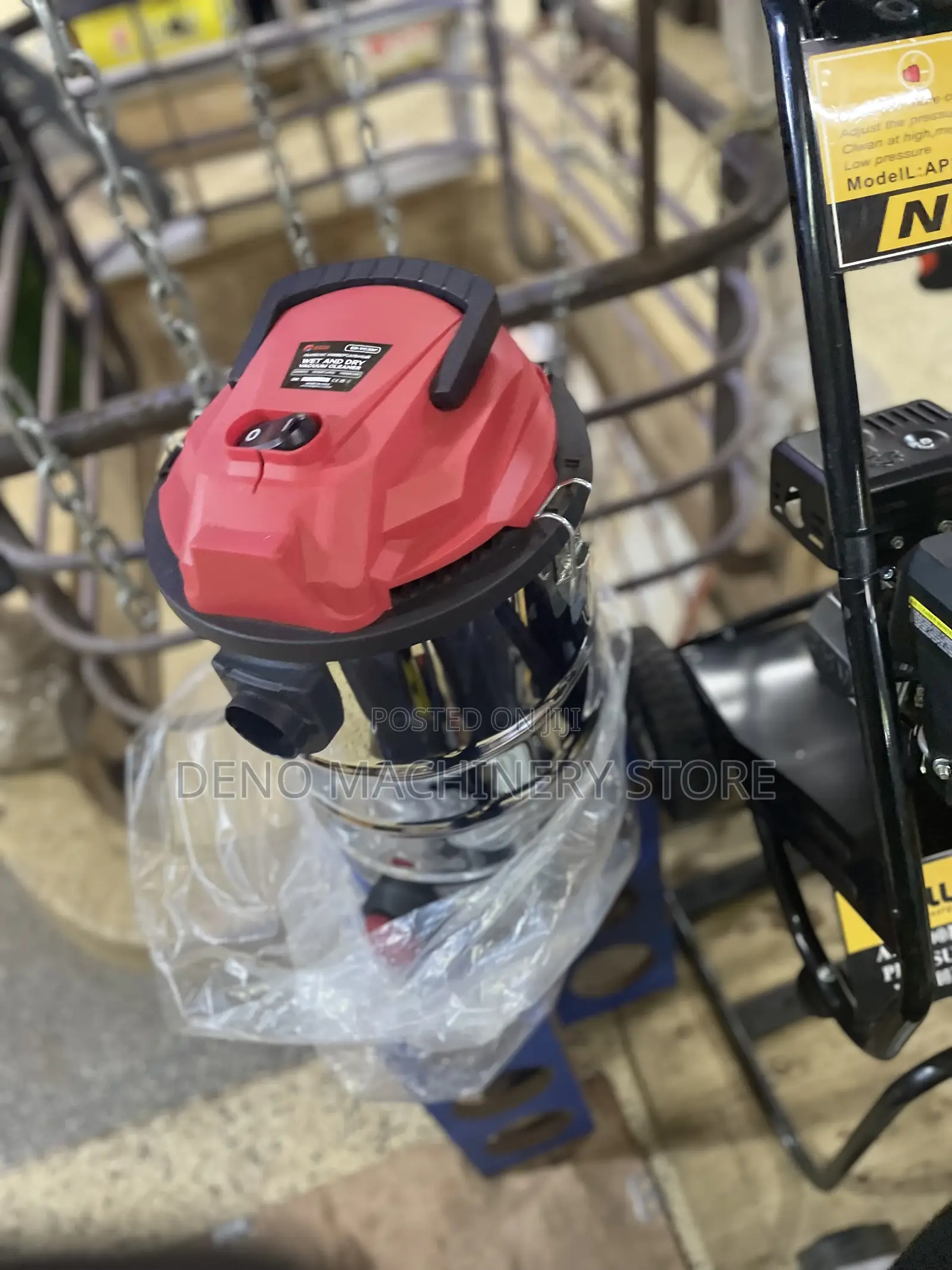 Vacuum Cleaners Wet and Dry