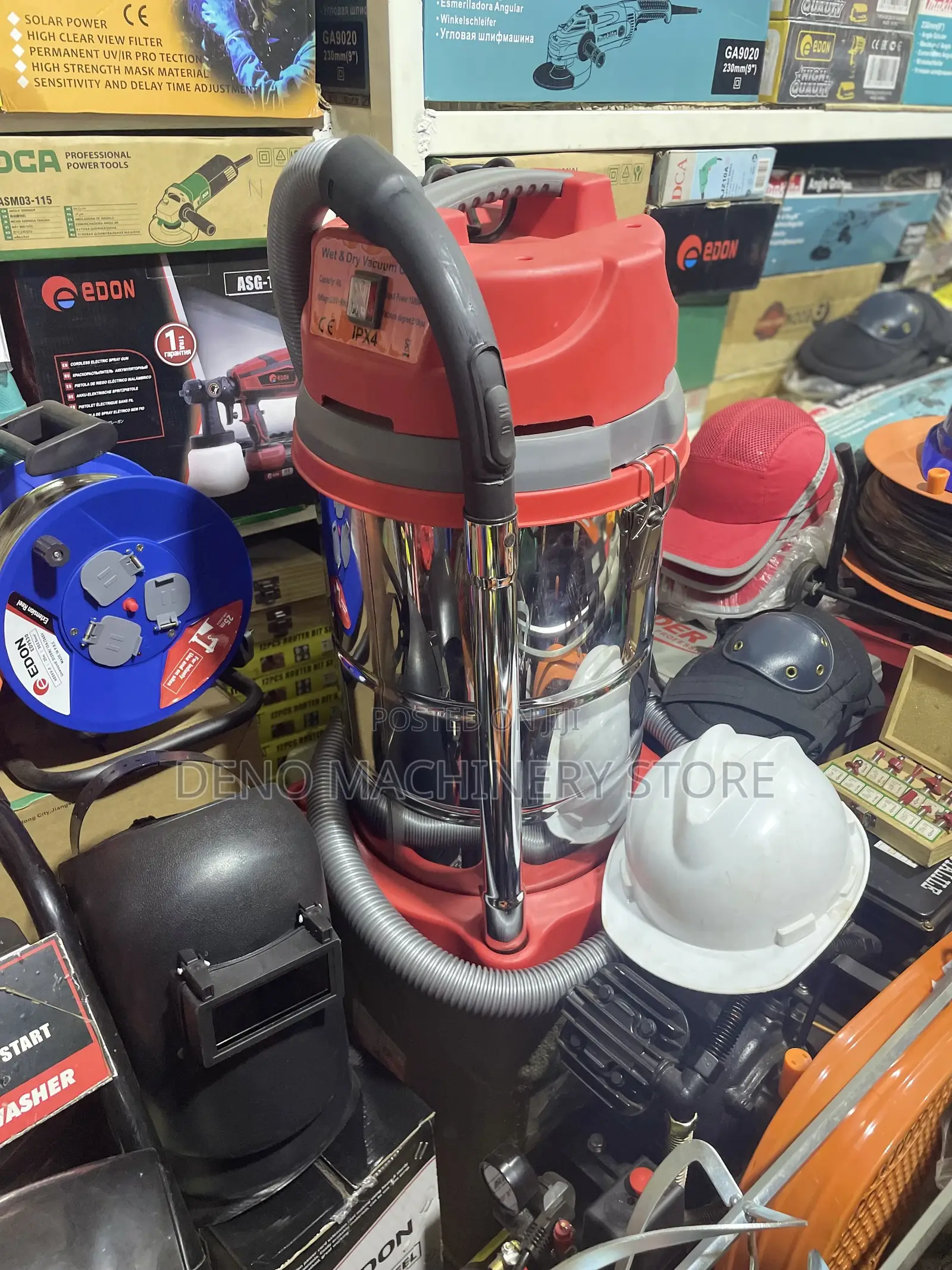Vacuum Cleaners Wet and Dry