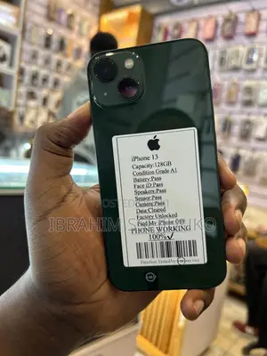 Apple iPhone 13 128 GB Green