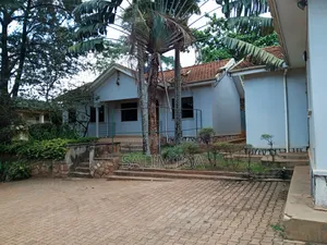 3bdrm Chalet in Kololo Property, Central Division for rent