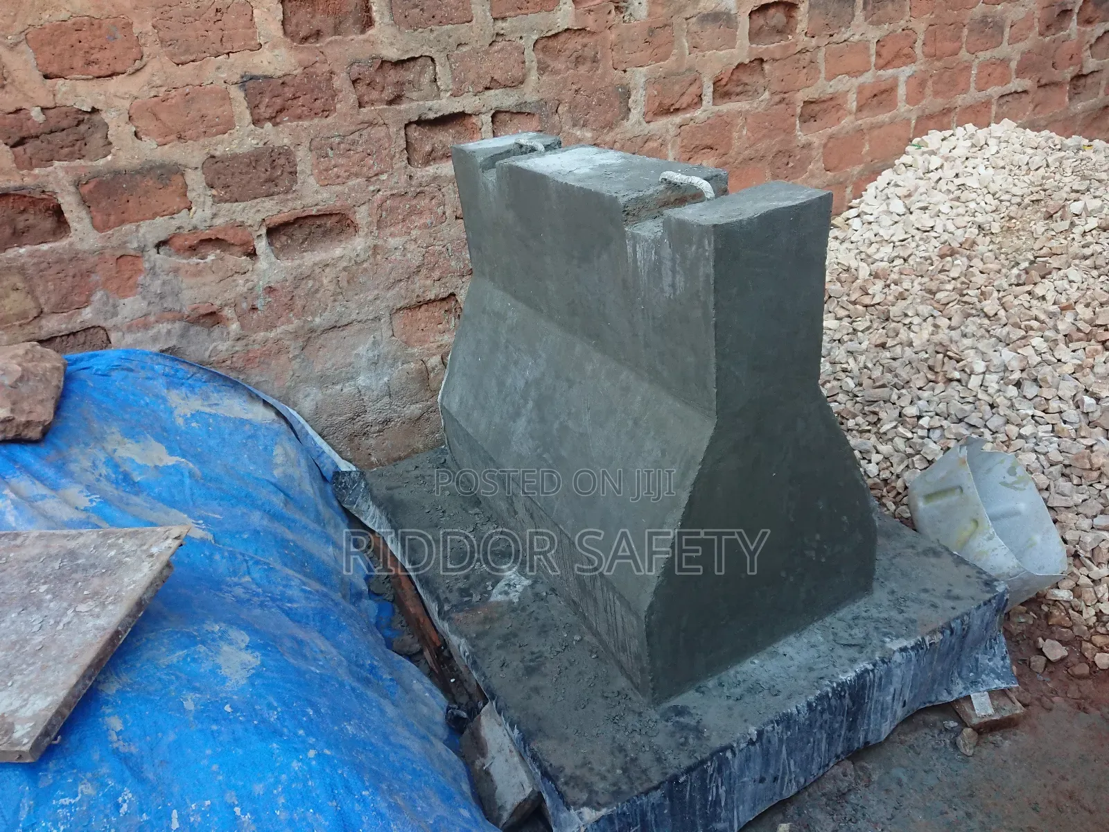 Jersey Barriers Rsi 409 / Road Barriers