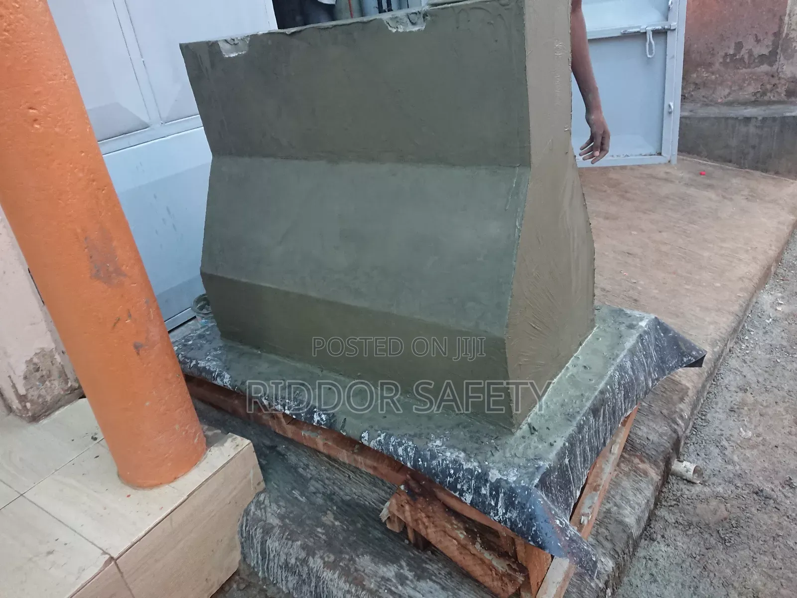 Jersey Barriers Rsi 409 / Road Barriers