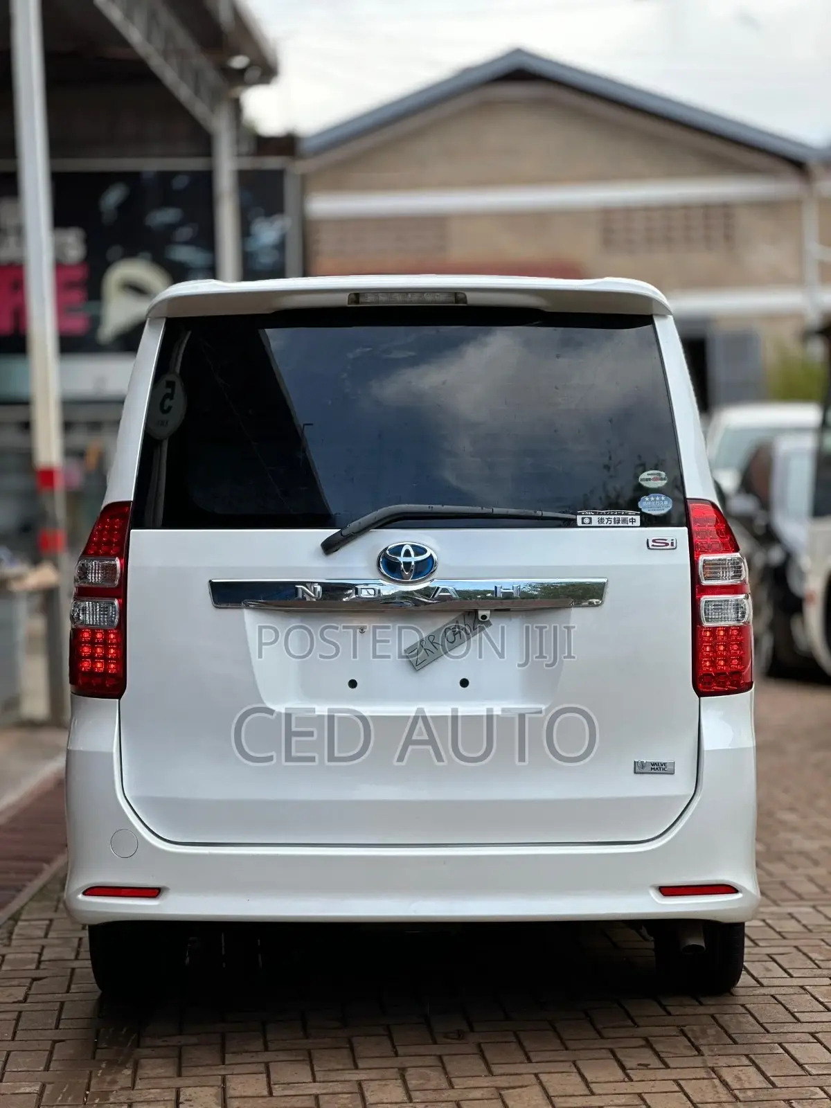 Toyota Noah 2011 White