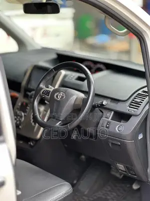 Toyota Noah 2011 White