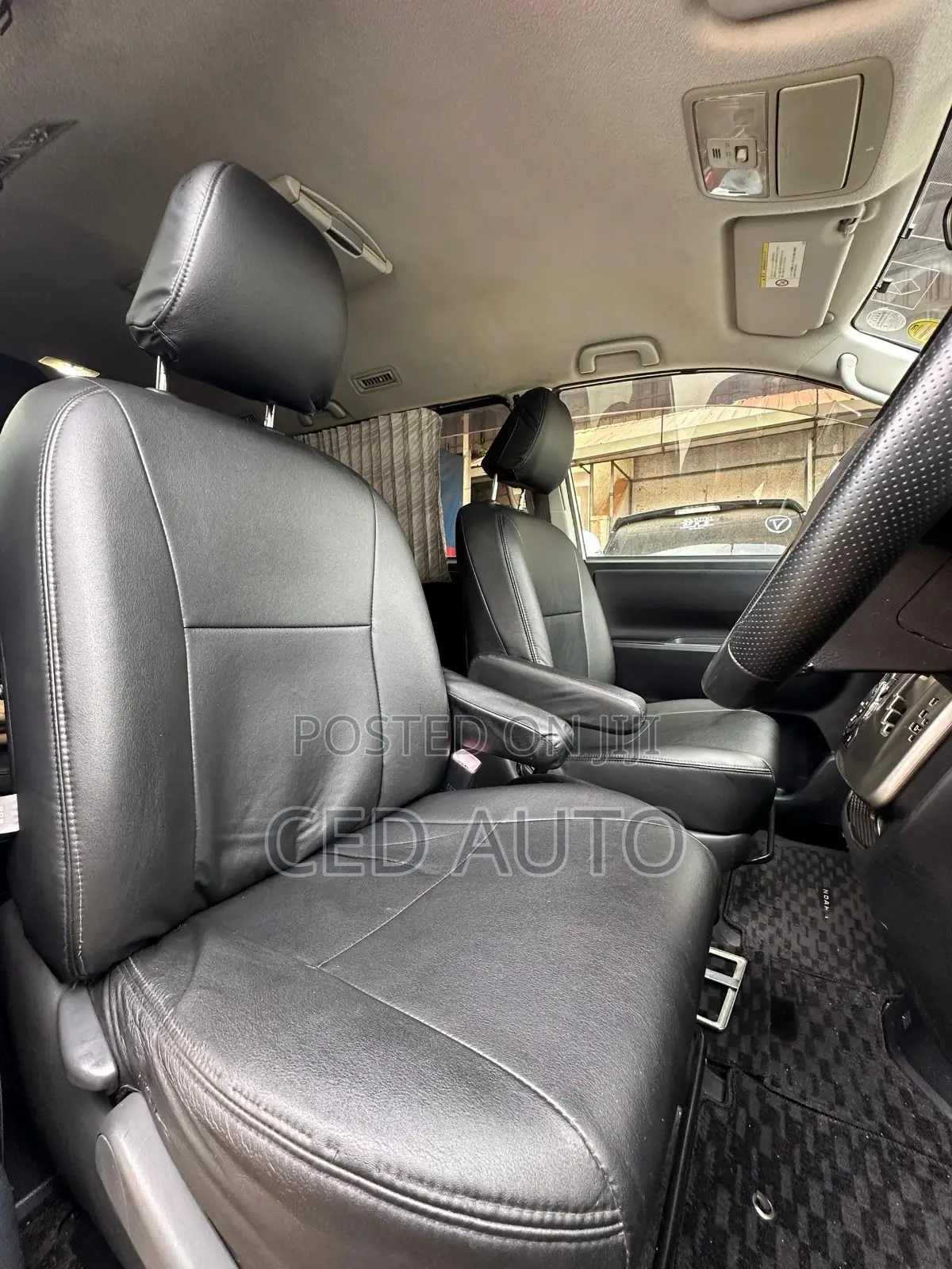 Toyota Noah 2011 White
