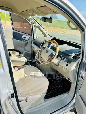 Toyota Noah 2009 Silver