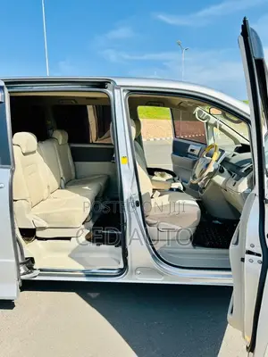 Toyota Noah 2009 Silver