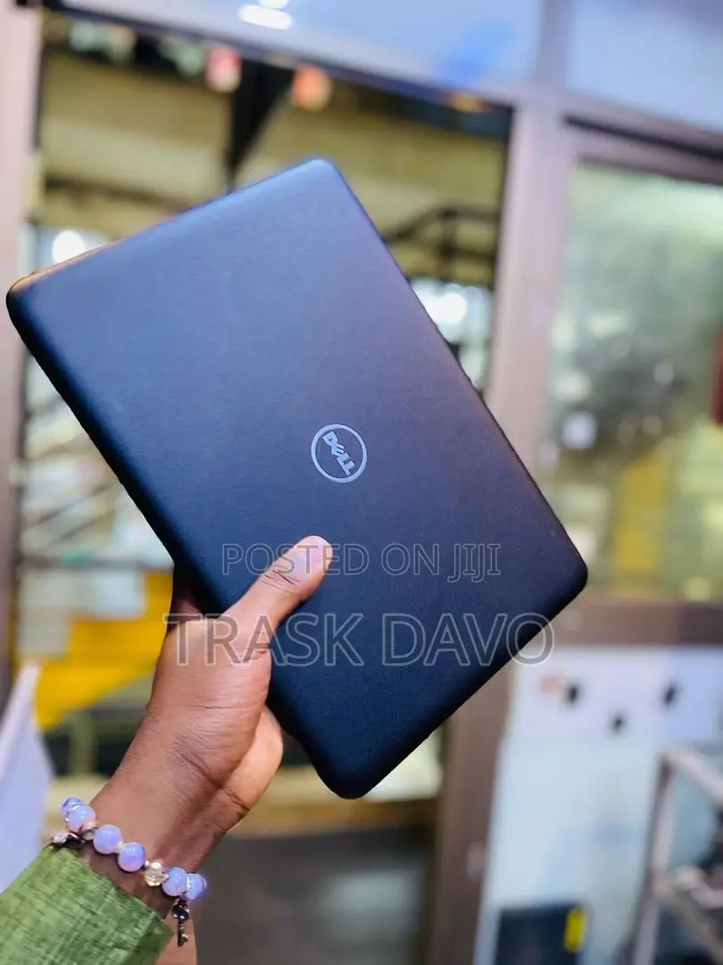 Laptop Dell Inspiron 15 8GB Intel Core I3 SSHD (Hybrid) 320GB