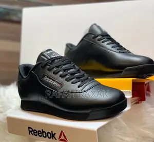 Original Triple Black Leather Reebok Classic Sneaker