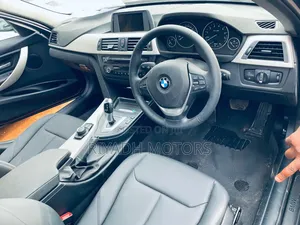 BMW 320i SV Premium 2014 Gray