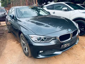 BMW 320i SV Premium 2014 Gray