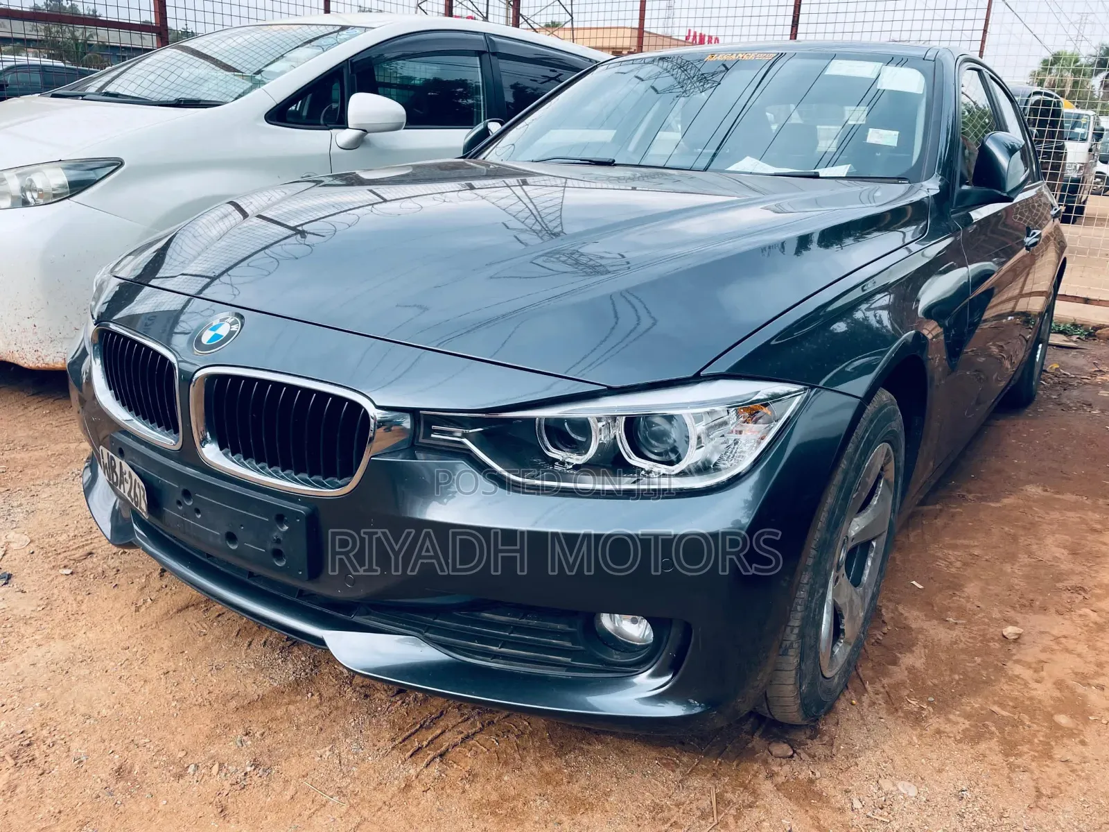 BMW 320i SV Premium 2014 Gray