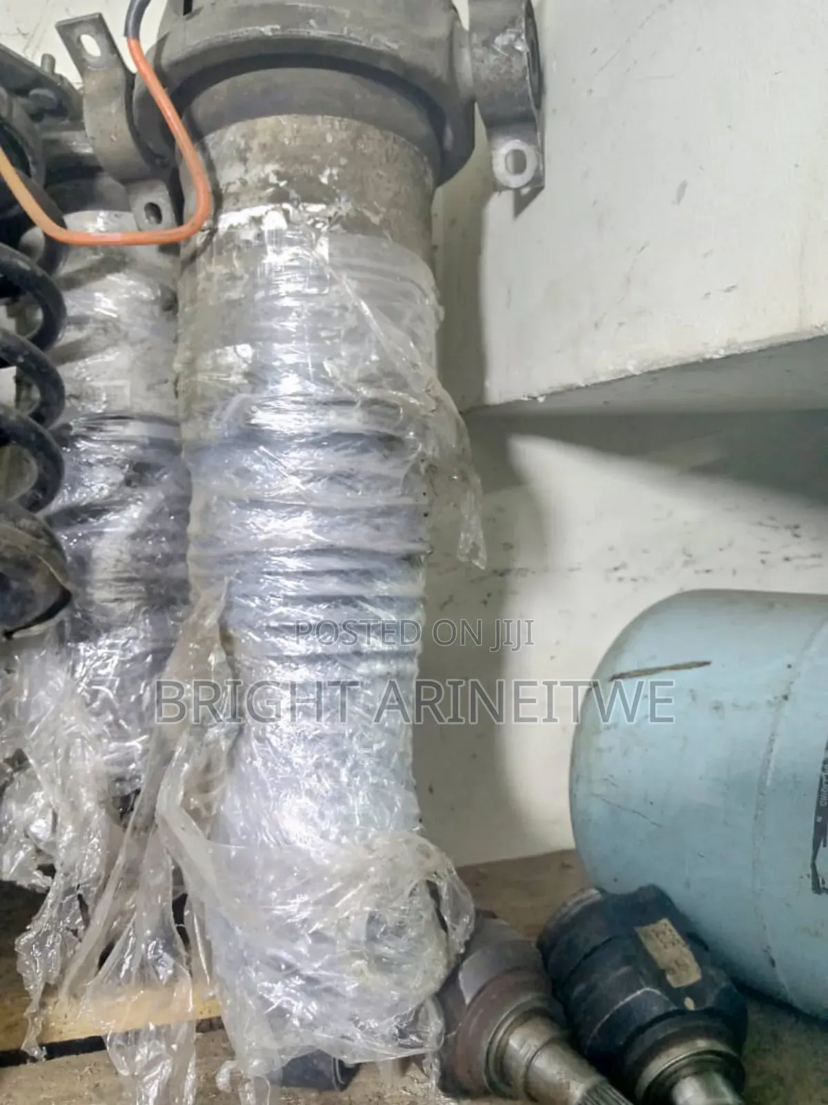 Rear Shock Absorbers for Volkswagen Toureg
