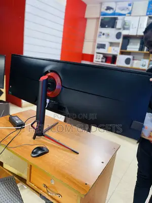Curved Monitor 49 Inches