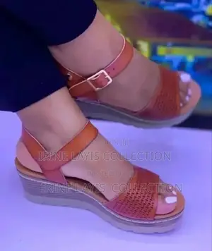 Women's Wedged Shoes