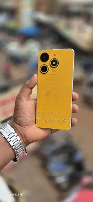 Tecno Spark 10 128 GB Yellow