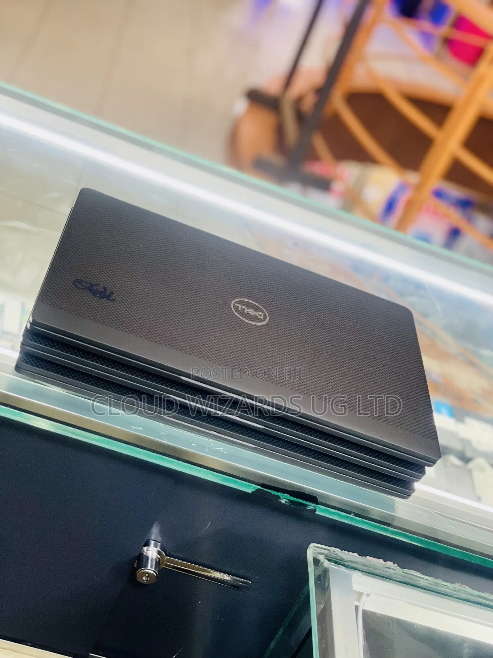 Laptop Dell Latitude 7300 8GB Intel Core I5 SSHD (Hybrid) 512GB