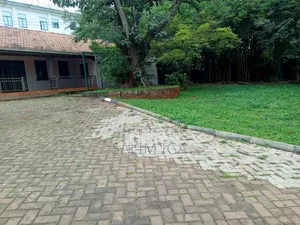 3bdrm Bungalow in Kololo Property, Central Division for rent