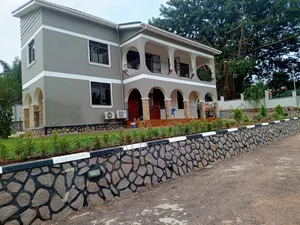 5bdrm Duplex in Kololo Property, Central Division for rent