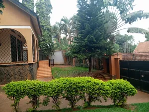 3bdrm Bungalow in Kololo Property, Central Division for rent