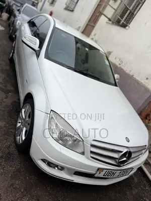 Mercedes-Benz C200 2010 White