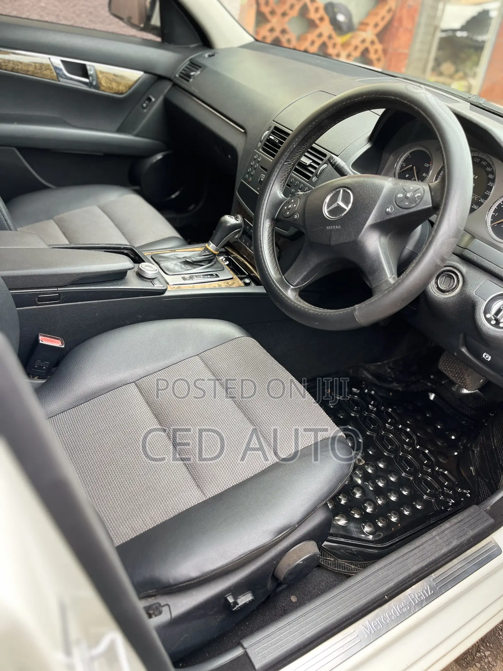 Mercedes-Benz C200 2010 White