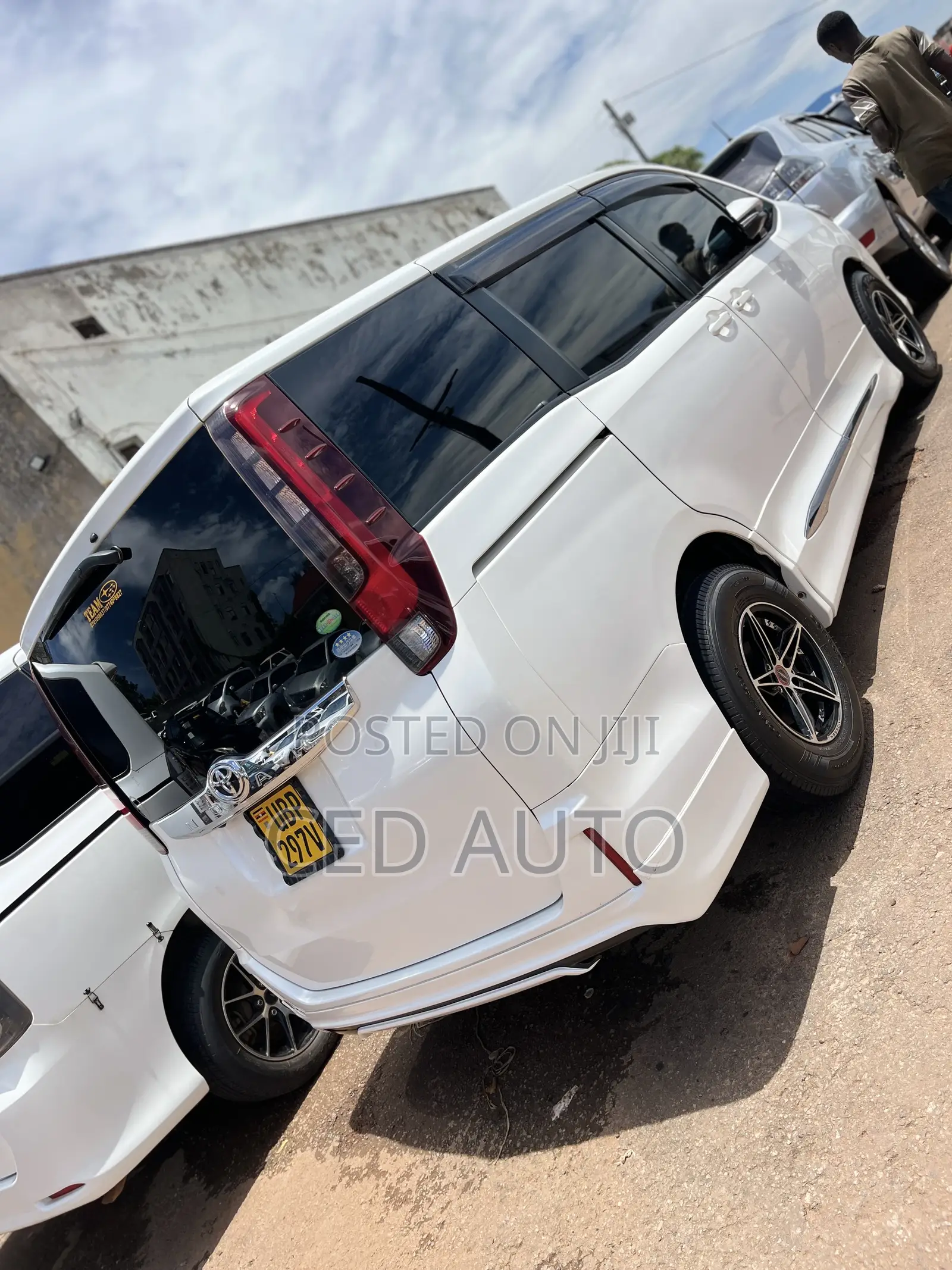 Toyota Noah 2014 White