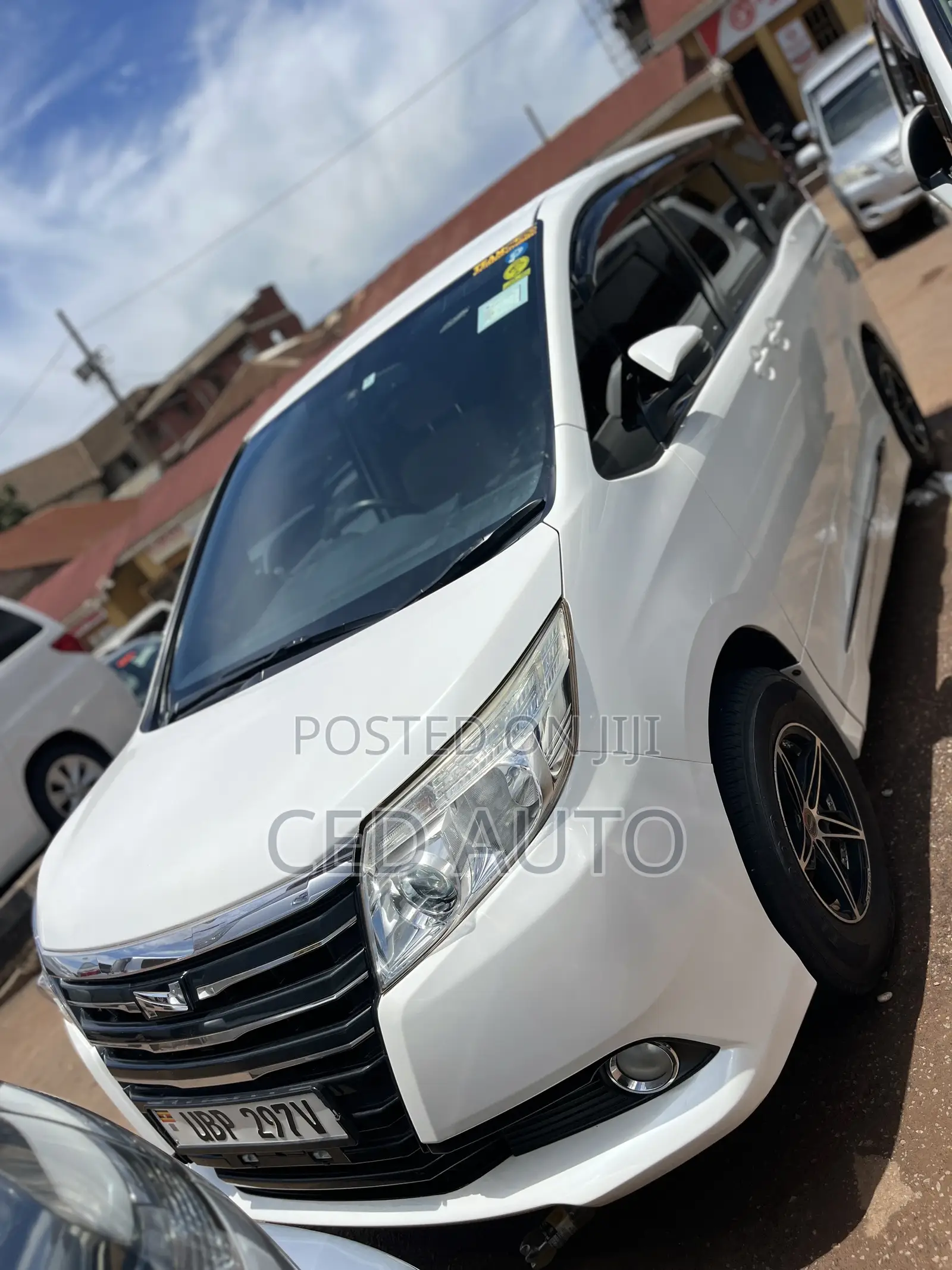 Toyota Noah 2014 White