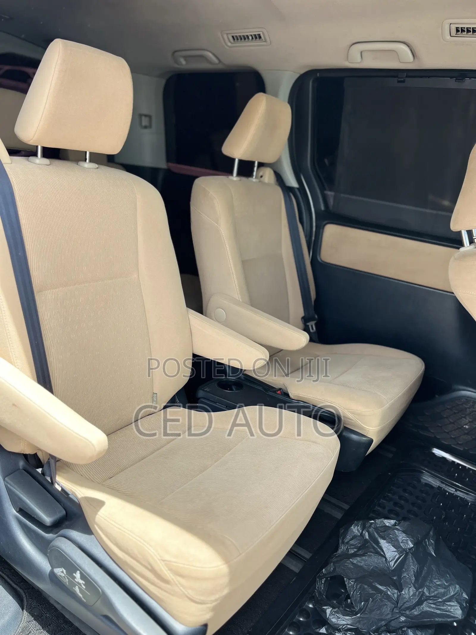 Toyota Noah 2014 White