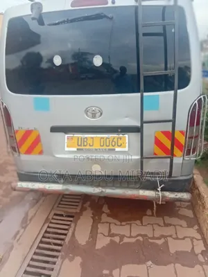 Toyota HiAce 2010 Silver