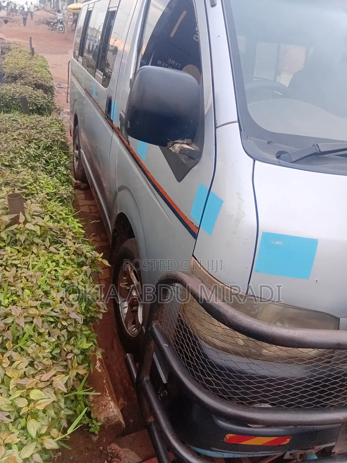 Toyota HiAce 2010 Silver