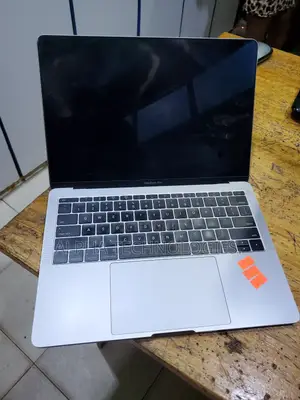 Laptop Apple MacBook Pro 2017 8GB Intel Core I7 SSD 256GB
