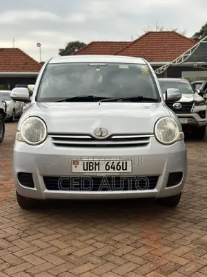 Toyota Sienta 2008 Silver