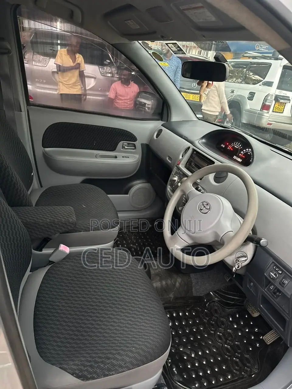Toyota Sienta 2008 Silver