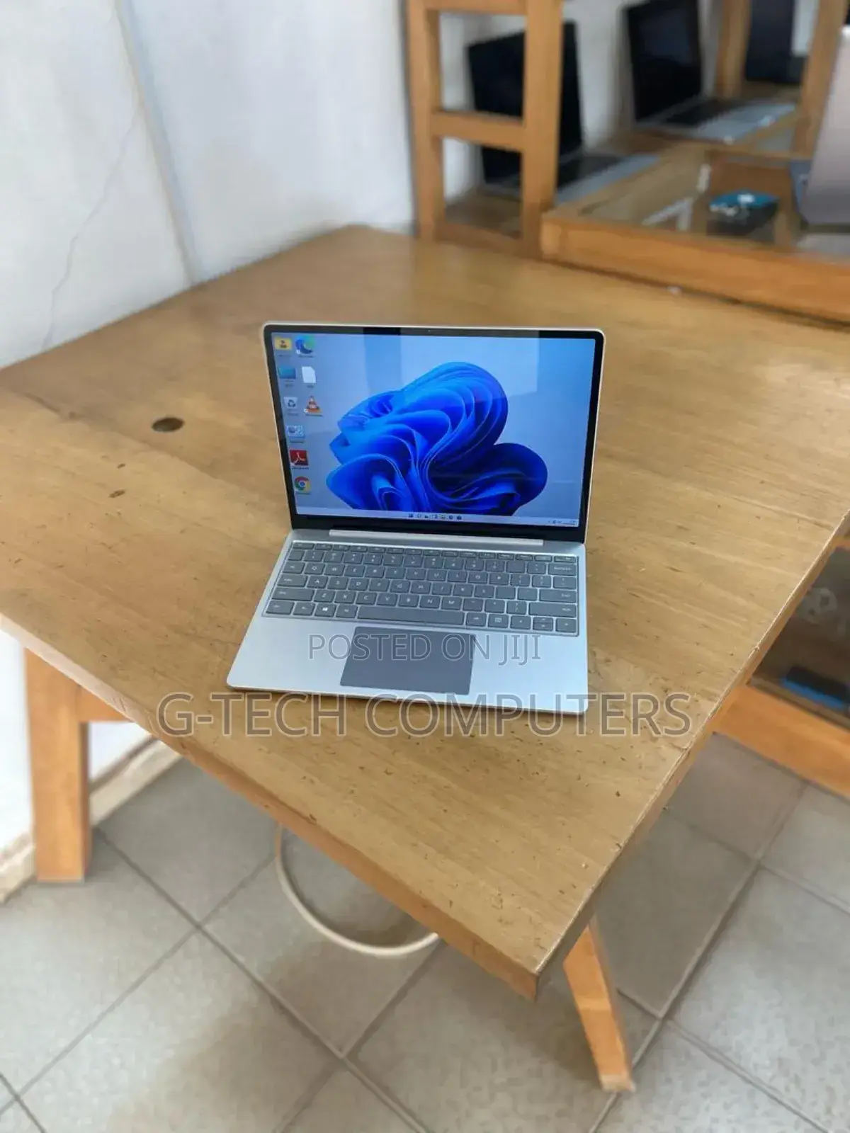 New Laptop Microsoft Surface Laptop Go 8GB Intel Core I5 SSD 256GB