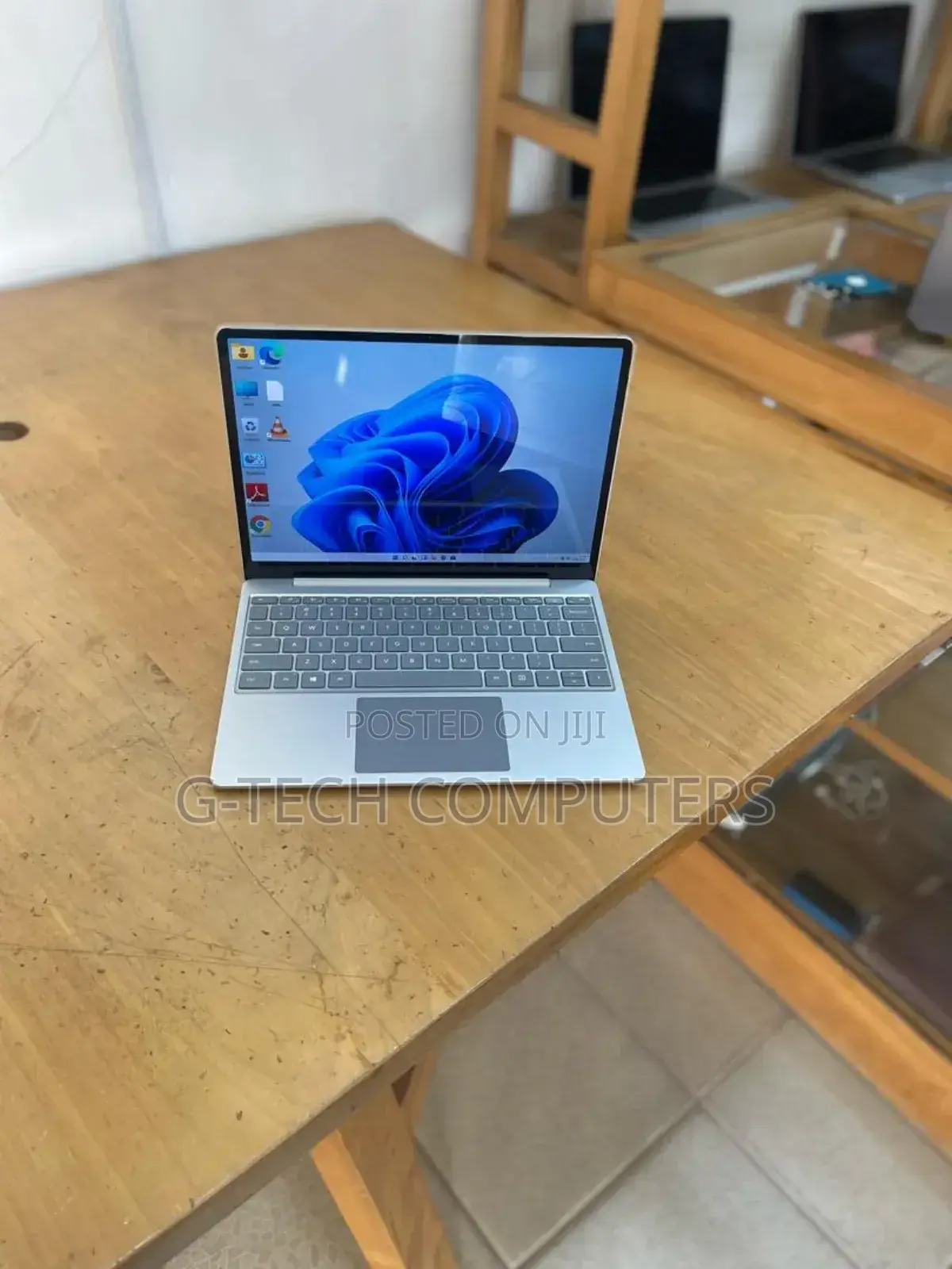 New Laptop Microsoft Surface Laptop Go 8GB Intel Core I5 SSD 256GB