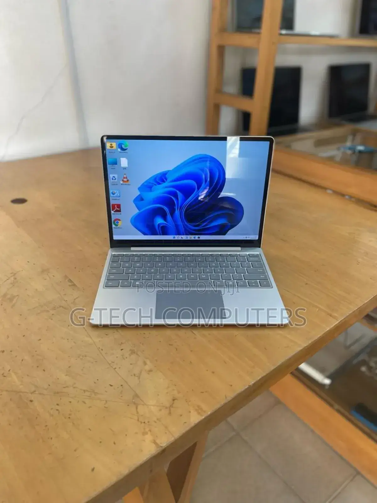 New Laptop Microsoft Surface Laptop Go 8GB Intel Core I5 SSD 256GB