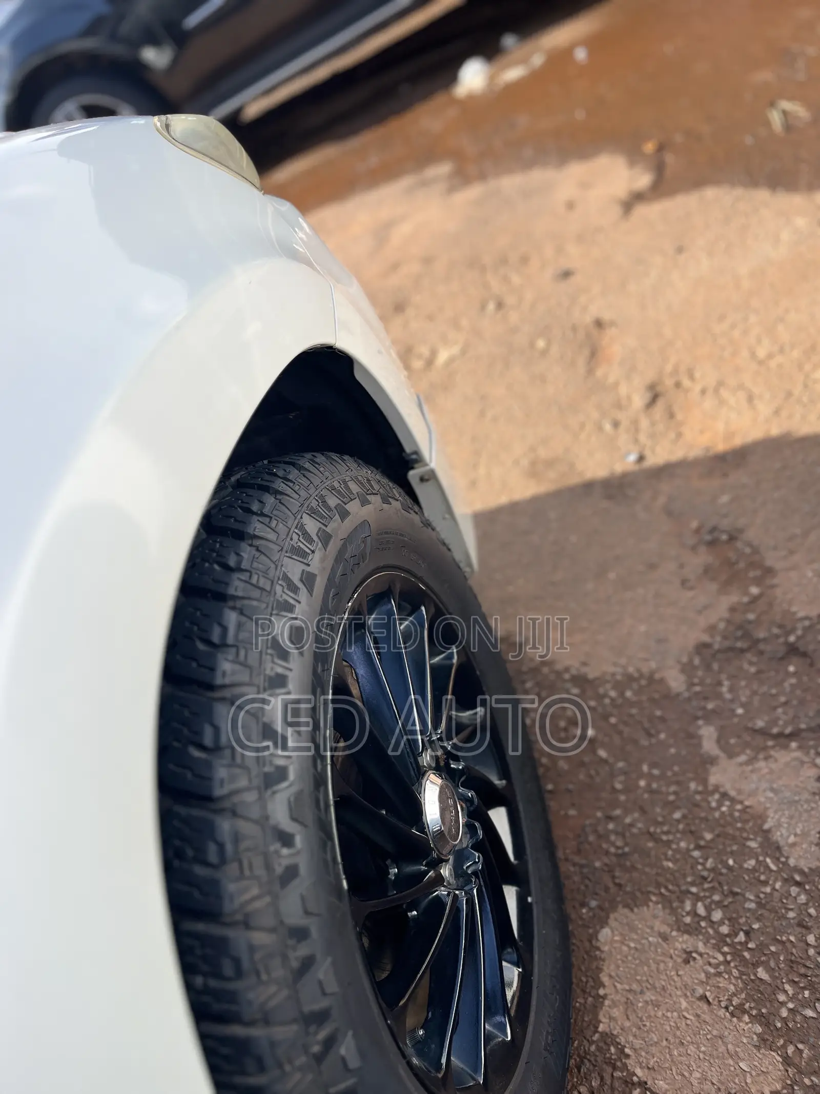 Toyota Vanguard 2011 White