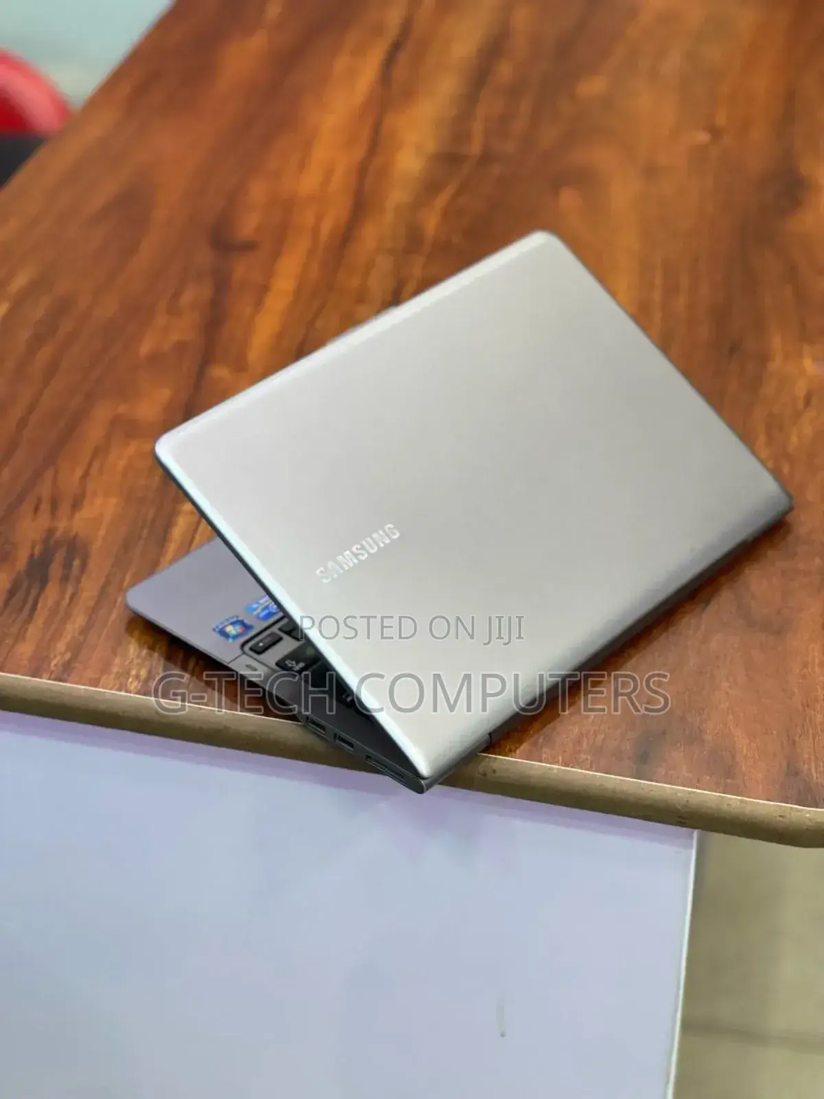 New Laptop Samsung NP530U3B 8GB Intel Core I5 HDD 500GB