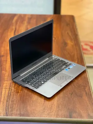 New Laptop Samsung NP530U3B 8GB Intel Core I5 HDD 500GB