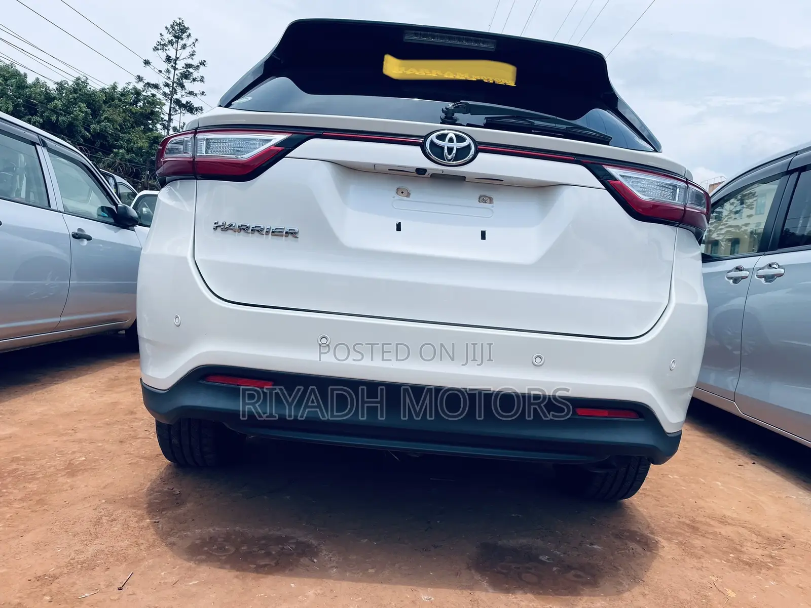 Toyota Harrier 2.0 2017 White
